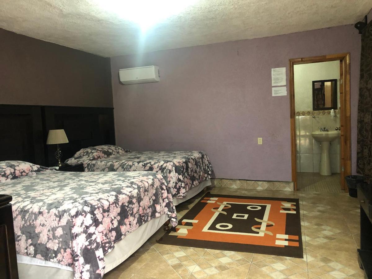 Hotel Isabela, Mag Bay Puerto San Carlos Ngoại thất bức ảnh